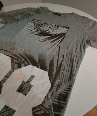 Camiseta Bershka M - 98 Palms