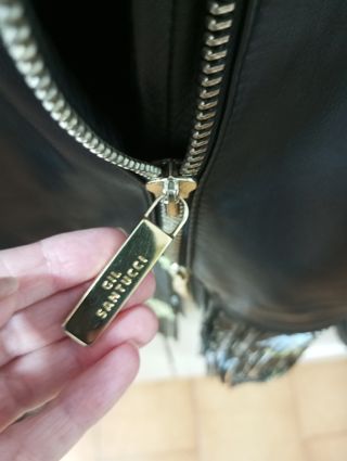 Chaqueta de mujer de piel de la firma Gil Santucci