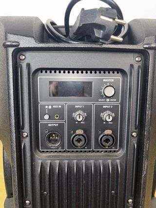 Altavoz Behringer DR112DSP + Soporte 