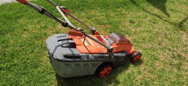 Cortacésped y cortaseto Redback 40V