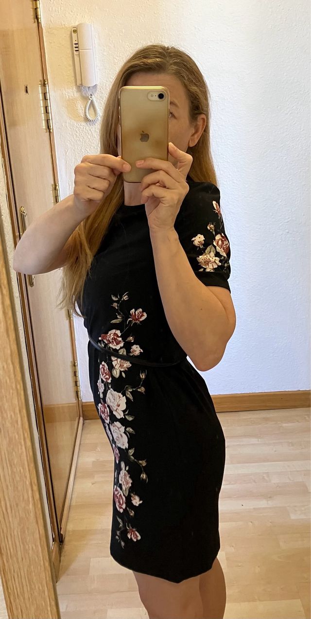 Vestido negro flores rosa