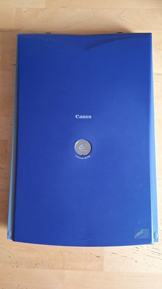 Escáner Canon CanoScan N670U