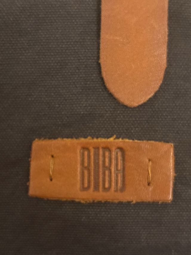 Mochila BIBA azul marino. Llevar portátil.