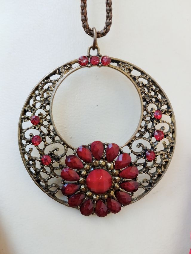 Collana e orecchini rossi e oro