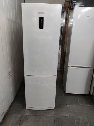 Nevera Daewoo clase A+ 190x60cm con garantia