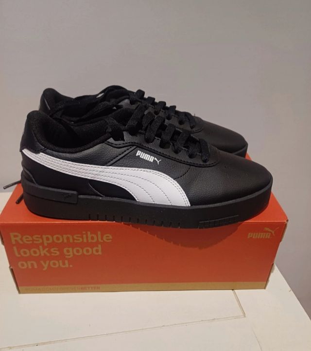 Zapatillas Puma urbanas - Negras y Blancas