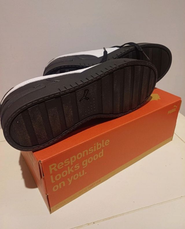 Zapatillas Puma urbanas - Negras y Blancas