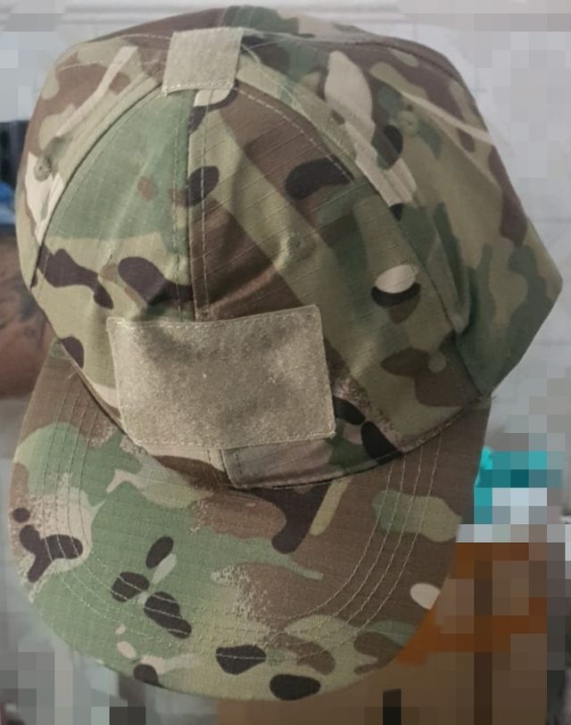 GORRA, RODILLERAS, PANTALÓN Y CHALECO MILITAR