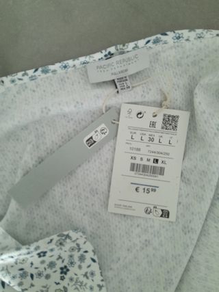 Camiseta  blanca flores - Talla L