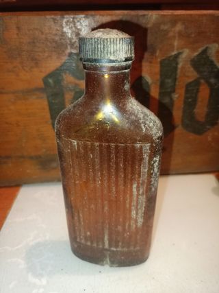 Frasco antiguo de cristal