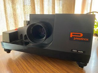 Prestinox 680 auto: Proyector diapositivas