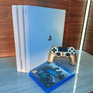 PS4 Pro (PlayStation 4) blanca + NFS + Mando