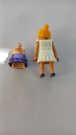 Muñeca Playmobil: 2 modelitos y un perchero