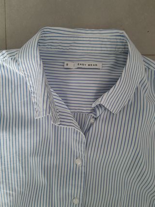 Camisa EASY WEAR a rayas azul y blanca - Talla S