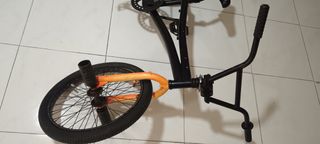 Bicicleta BMX negra