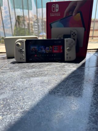 Nintendo Switch OLED + Split Pad Compact