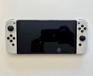 Nintendo Switch OLED + Estuche + Mando + MicroSD