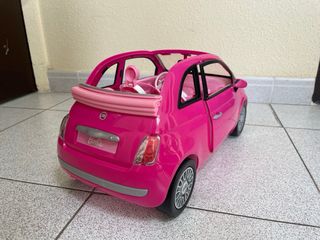 Auto rosa Barbie Fiat 500