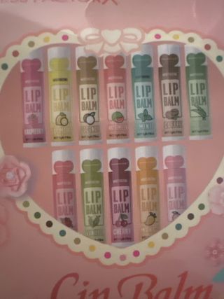 12 Labelli labbra multi-colore  2.50 cadauno