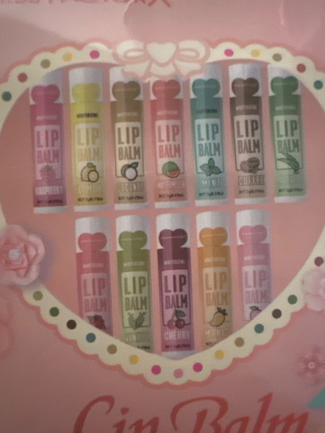 12 Labelli labbra multi-colore  2.50 cadauno