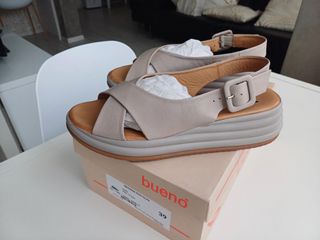 Sandalias Bueno T.39 Sin estrenar. 
50 euros