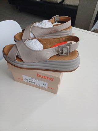 Sandalias Bueno T.39 Sin estrenar. 
50 euros