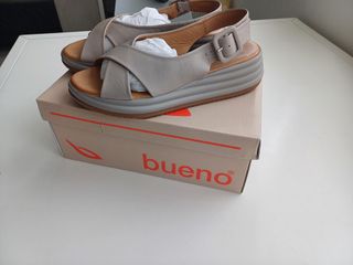Sandalias Bueno T.39 Sin estrenar. 
50 euros