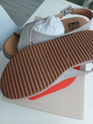 Sandalias Bueno T.39 Sin estrenar. 
50 euros