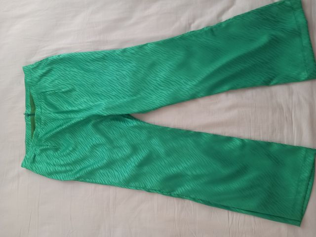 Traje verde