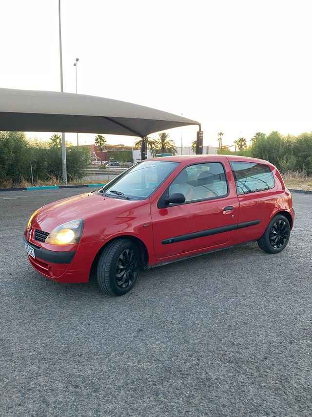 URGE VENTA Renault Clio authentique 