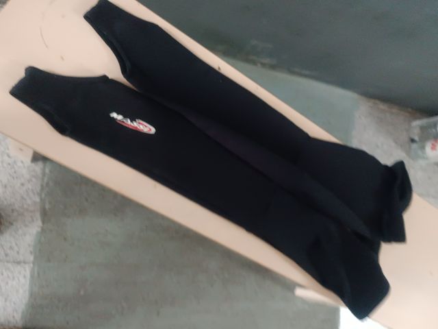 Tres Maillot ciclismo más mangas y mayas largas