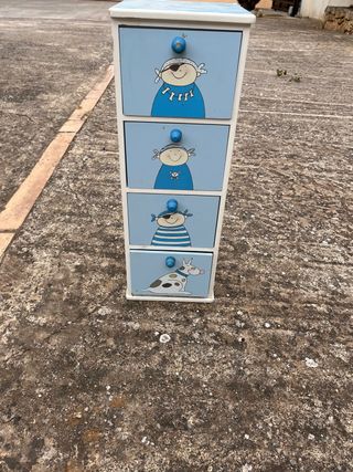Armario infantil madera. Buen estado