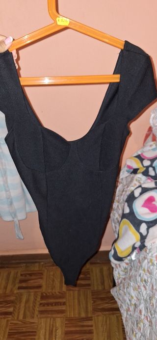 Body negro Bershka talla S