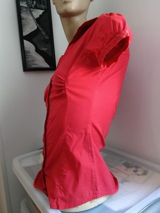 Blusa roja manga corta