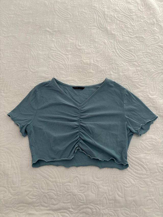 Top fruncido azul