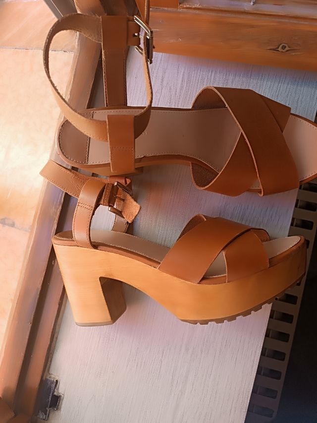 Sandalias plataforma marrón