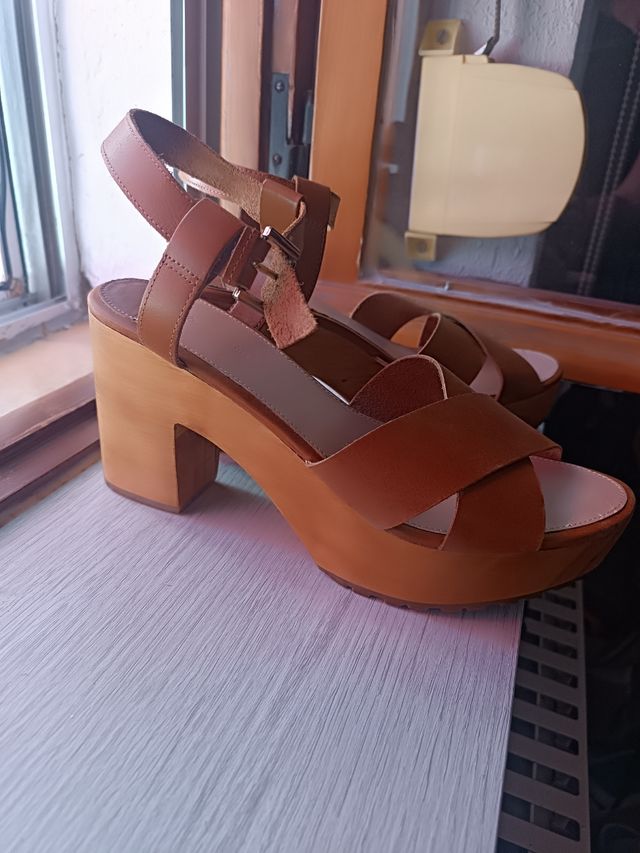 Sandalias plataforma marrón