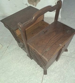 Costurero antiguo de madera