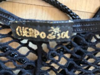 Top negro - redecilla y encaje
