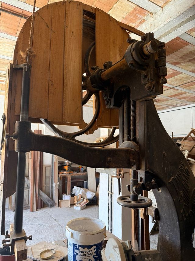 Sierra cinta antigua carpintero