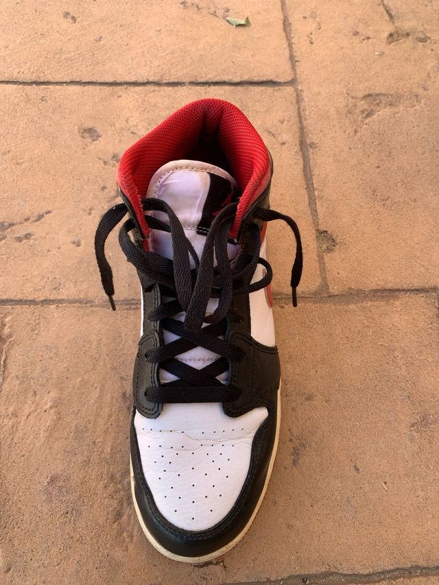 Air Jordan 1 Retro High OG - Negras y Rojas