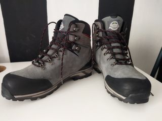 Zapatos Boreal montaña gris talla 39.5
