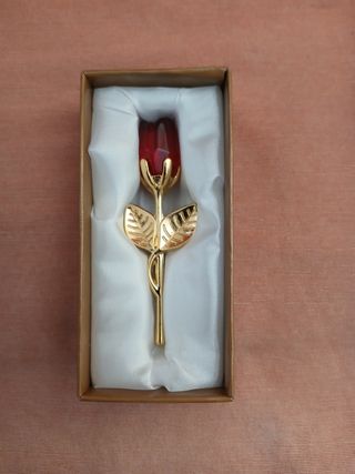 Rosa cristal y caja regalo
