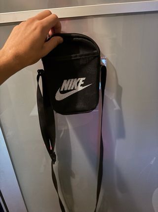 Riñonera Nike negra - NUEVA