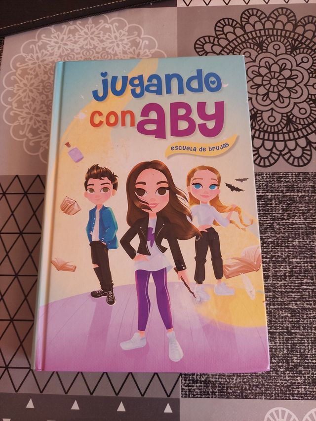 Escuela de brujas (Jugando con Aby 1)