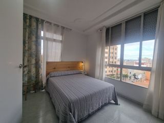 Habitación amueblada en piso compartido