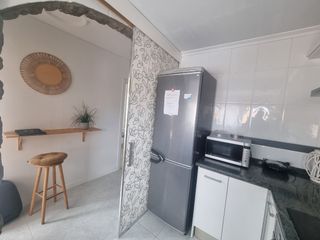 Habitación amueblada en piso compartido