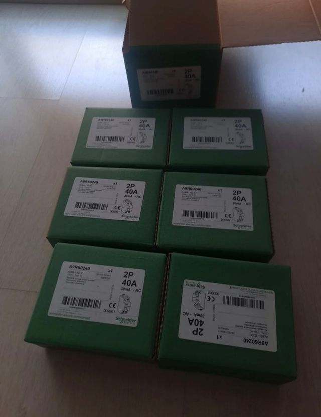 6x Diferenciales Schneider A9R60240 40A