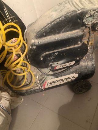 Compresor AeroGlobal F24CA + Clavadora