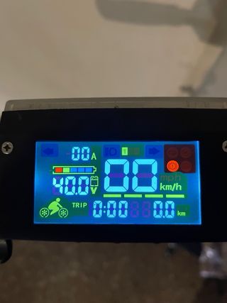 Patinete eléctrico: reparar o piezas